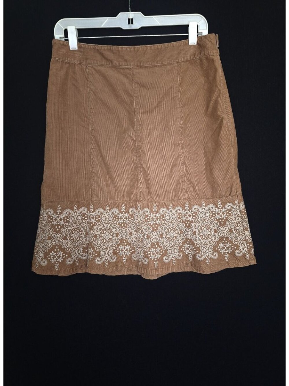 💙 Ann Taylor Embroidered Thin Corduroy Skirt Size 29 Cotton Boho Cottage Casual